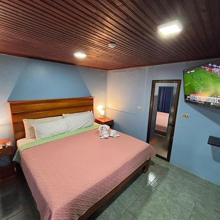 Pura Vida Aparment - Downtown La Fortuna Esterno foto
