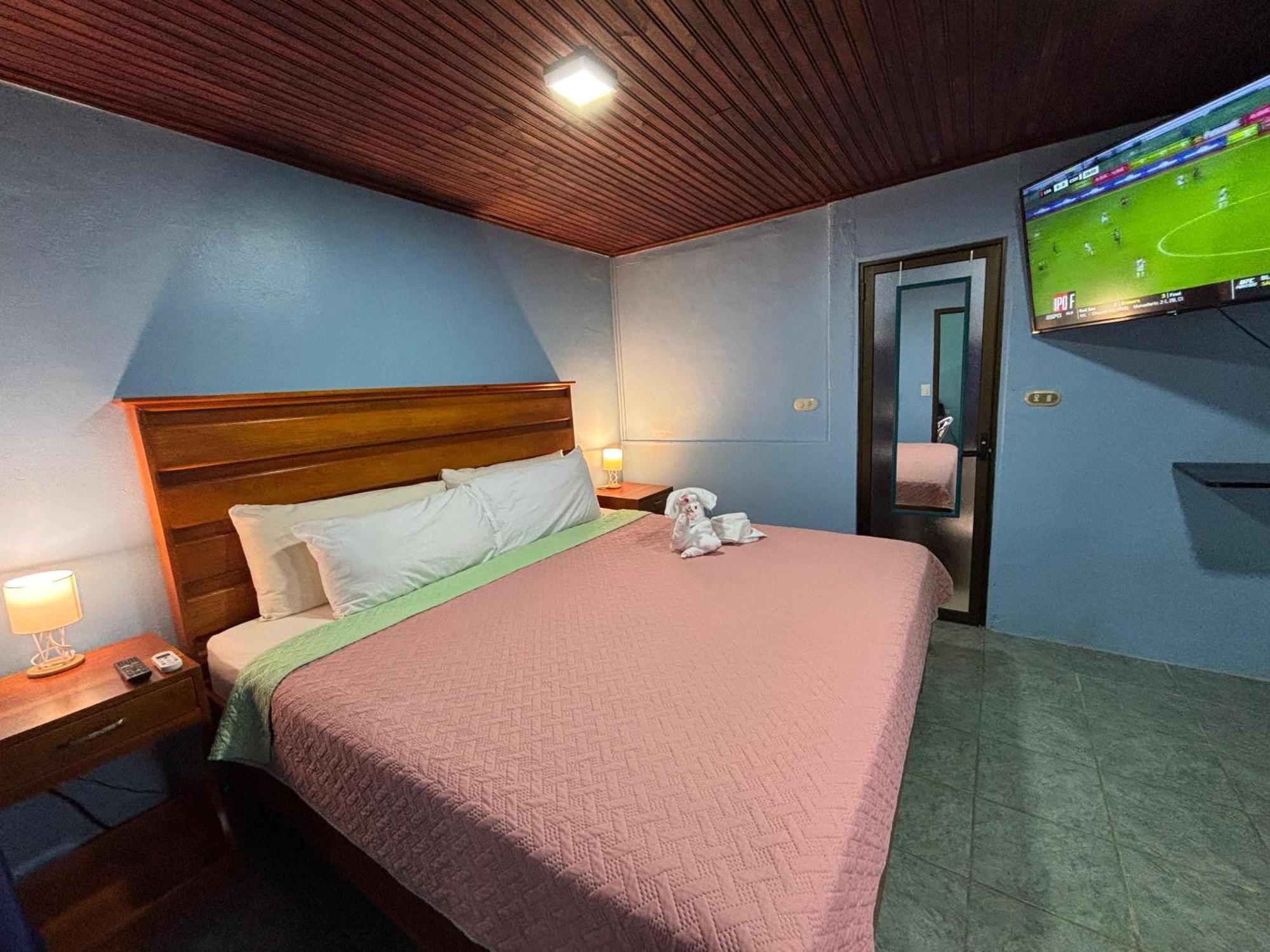 Pura Vida Aparment - Downtown La Fortuna Esterno foto